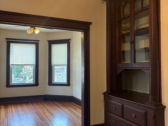 3rd image of 46-48 S Prospect St #1