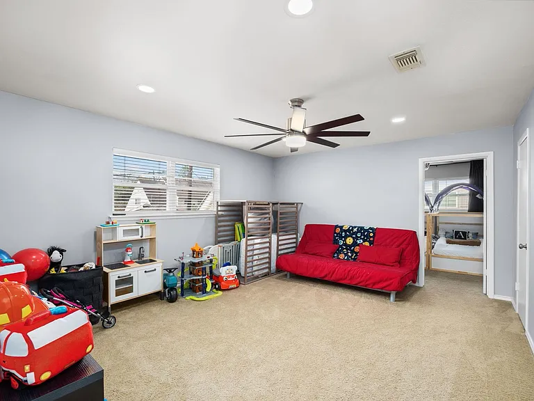 827 Thicket Ln #827 — Photo 25