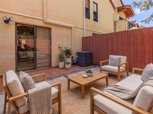 2+1 Townhouse — 10122 SW 77th Ct, Miami, FL 33156, Miami