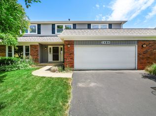 1484 Applegate Dr, Naperville, IL 60565