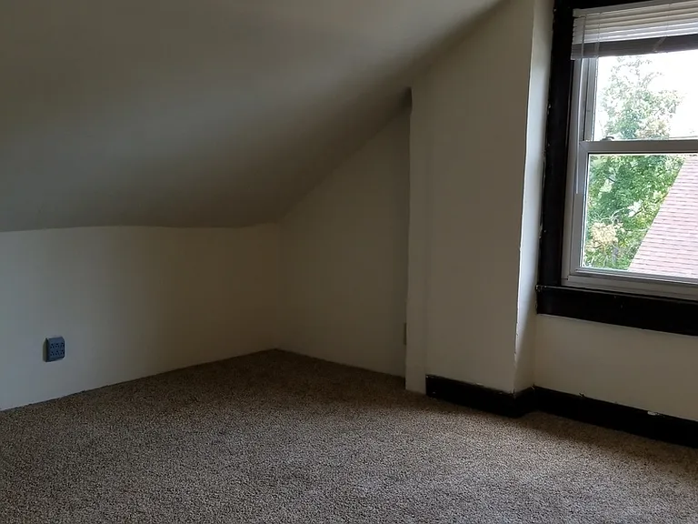408 E Cottage Grove Ave — Photo 10