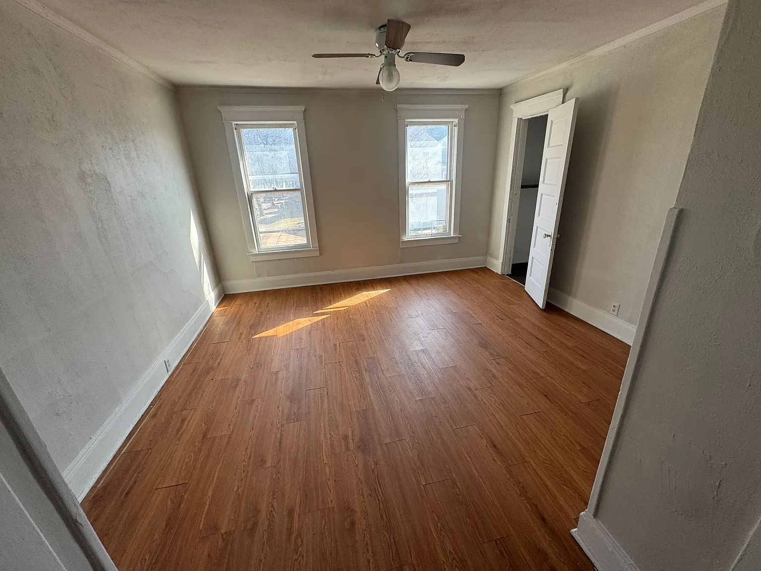 2 bed, 700 sqft, $800 — Photo 3