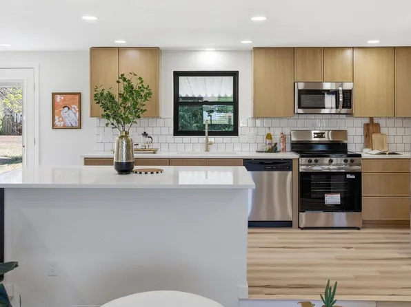 1050 Greenfield Ct, Fort Collins, CO 80524