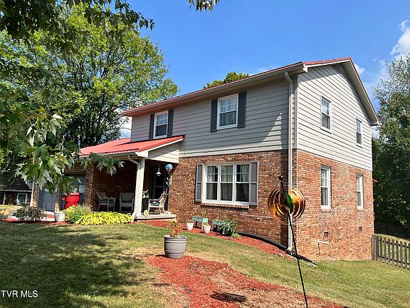 2nd image of 3403 Pine Timbers Dr