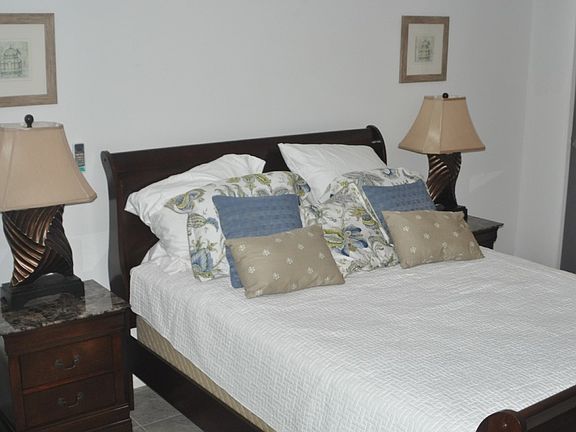 Master bedroom (Queen)