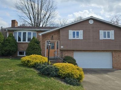 15 Sunbirch Dr, Jeannette, PA, 15644