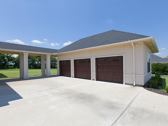 4th image of 4434 Lake Breeze Dr