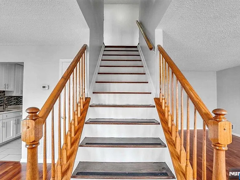100 Callahan Ct — Photo 13