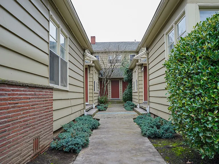 2031 NW Johnson St #2 — Photo 1