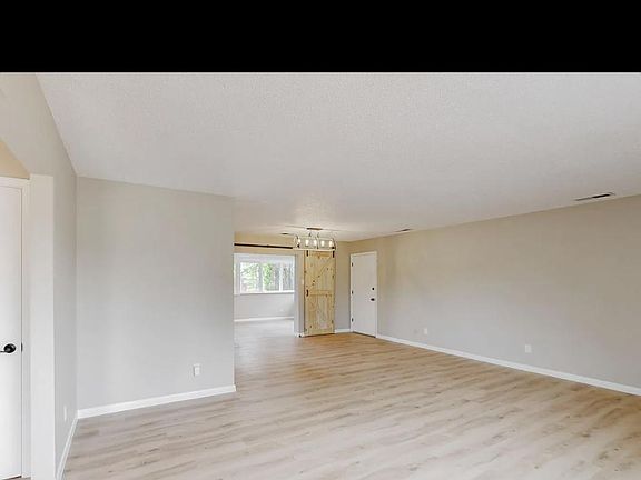 2nd image of 1005 Robin Rd SE