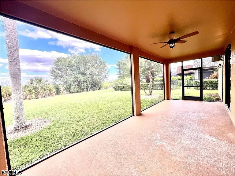 12074 Country Day Cir — Photo 31