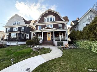 162 Sylvan St, Rutherford, NJ 07070