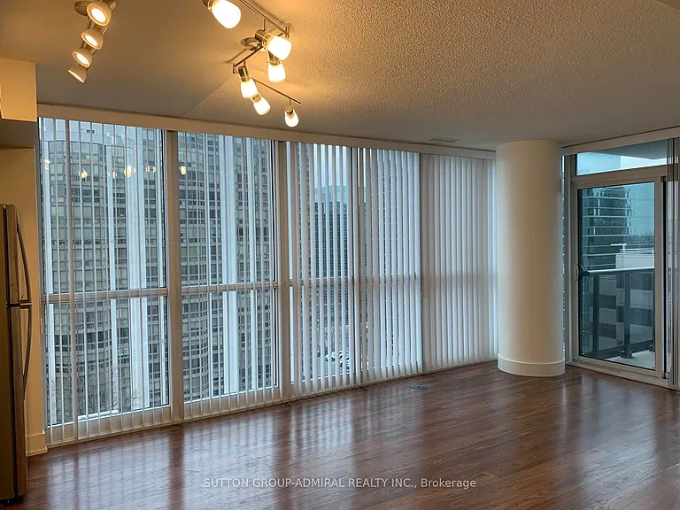 88 Sheppard Ave E #902 — Photo 4