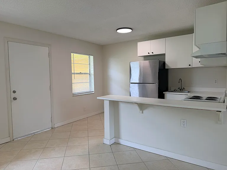5174 NE 6th Ave #526 — Photo 4