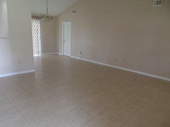 4th image of 2729 SE Eagle Dr