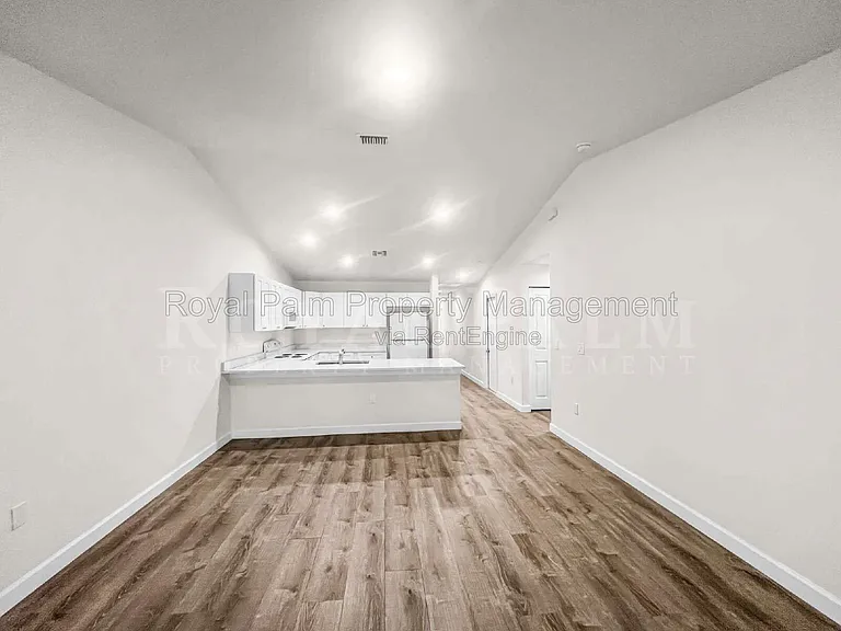 745 Harry Ave S — Photo 9