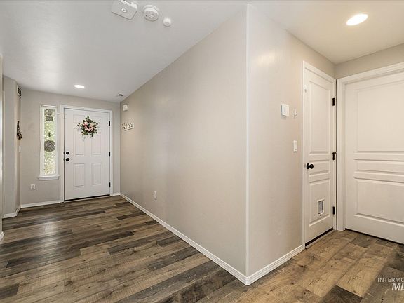 5th image of 1305 W Tacola St