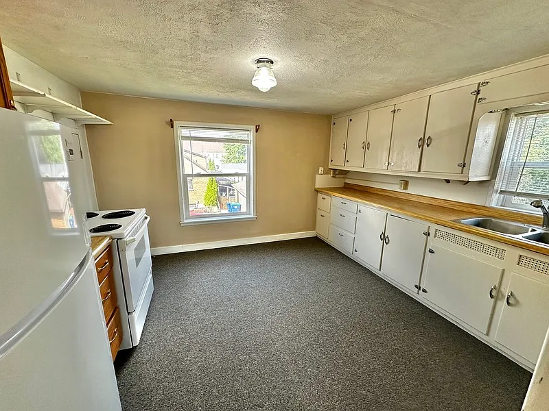 2 bed, 1.0 bath, $799 — Photo 3