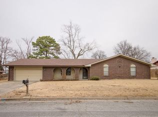 1607 W Ash St, Rogers, AR 72758