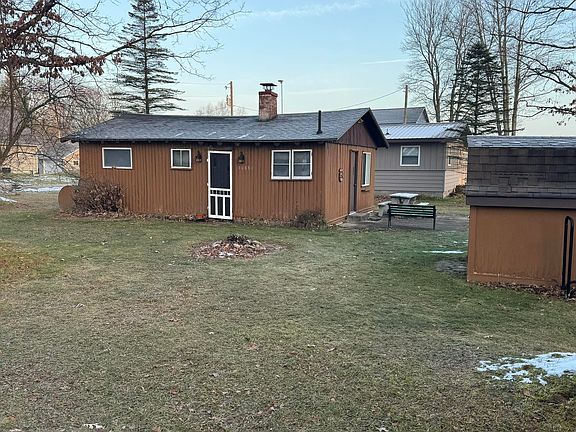 3rd image of 10880 3rd St