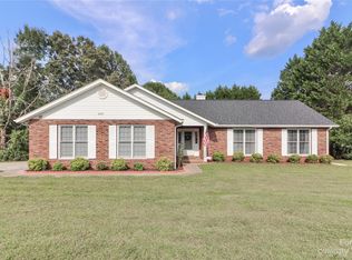 3848 River Rd, Hickory, NC 28602