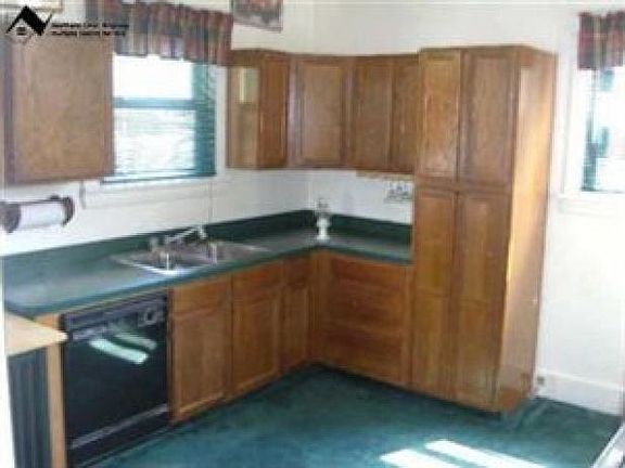4th image of 1110 W 10th St