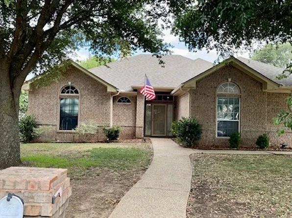 220 Keswick Dr, Hewitt, TX 76643