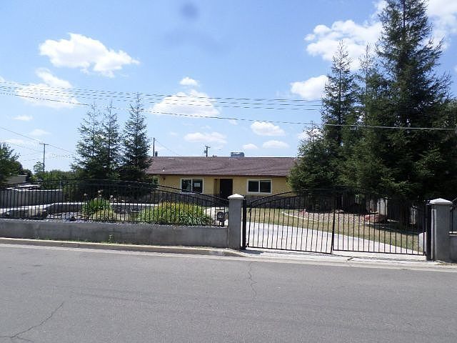 1st image of 119 S Acacia St