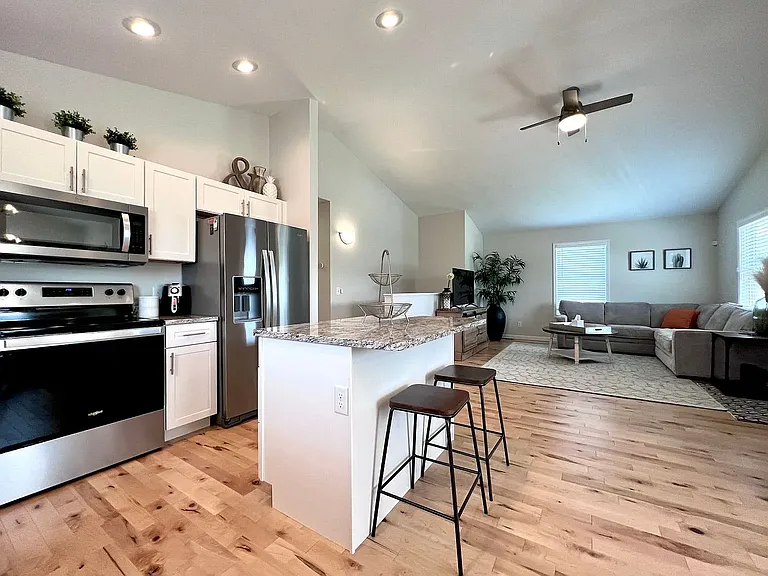 820 Sienna St — Photo 4