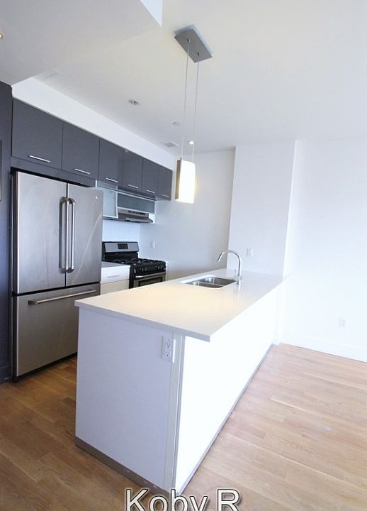 1st image of 387 Franklin Ave APT 502