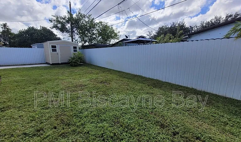 7380 SW 35th St — Photo 24