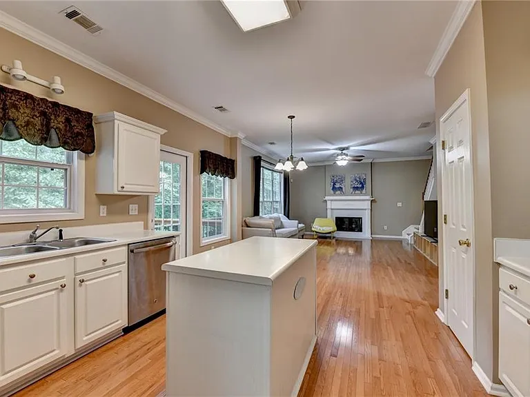 2172 Woodbriar Dr — Photo 13