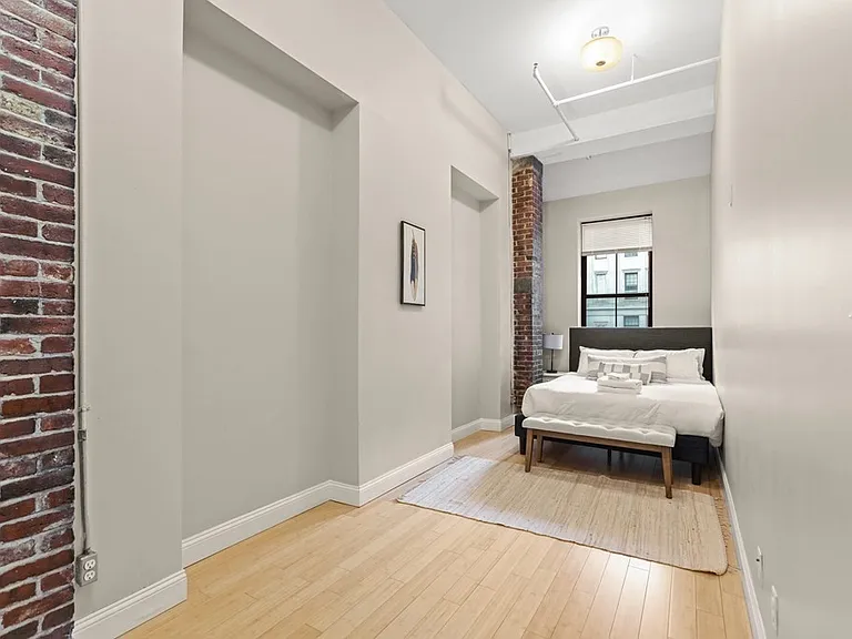 37 Temple Pl #401 — Photo 4