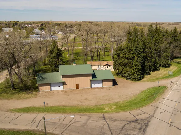 97 Prairie View Ave, Underwood, ND 58576