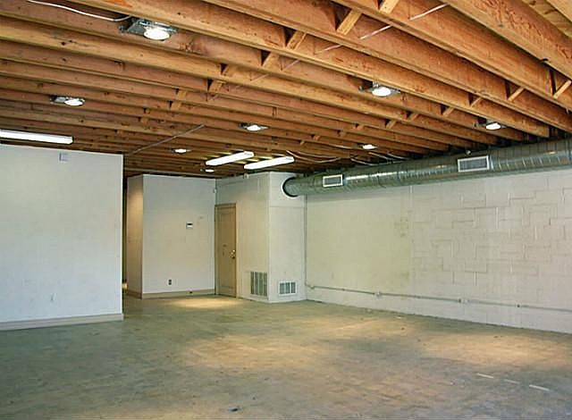 2nd image of 4331 Belmont Ave