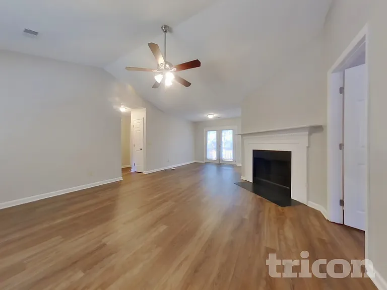 14 Iron Spot Cir — Photo 4