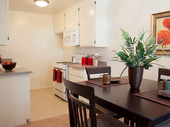 5th image of 4333 Stern Ave APT 307
