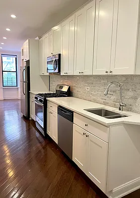 Rented by City Connections Realty | media 9