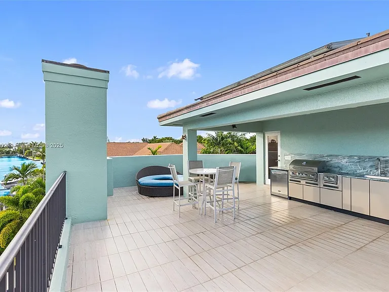 70 Bay Colony Ln — Photo 89