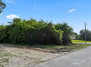 5220 2nd St W, Lehigh Acres, FL 33971