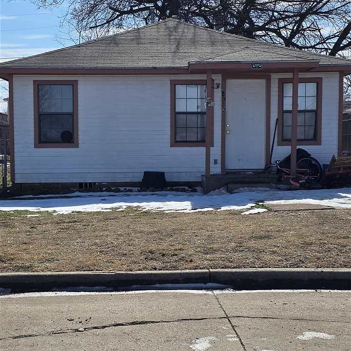1st image of 2512 SW B Ave