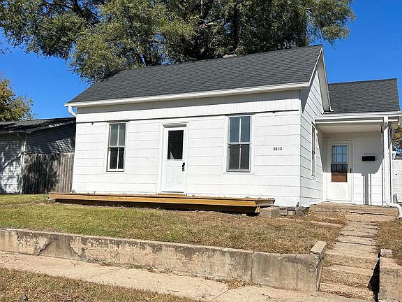 3rd image of 3023 Avenue I