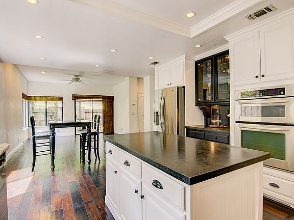 2nd image of 503 Bedford Ct
