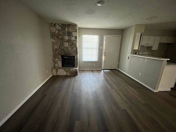 4th image of 817 Bracewood Cir APT A