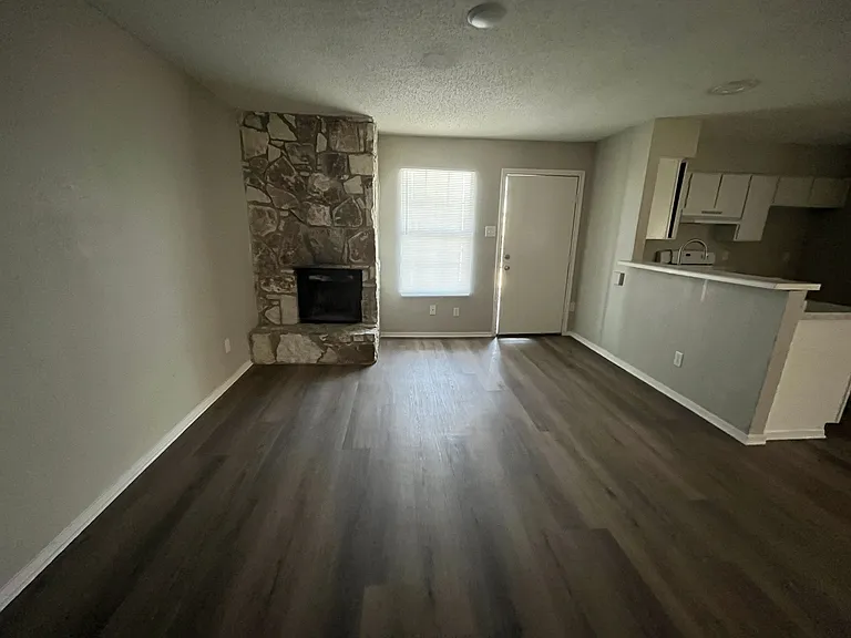 817 Bracewood Cir #A — Photo 4