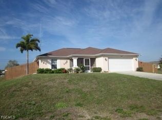 1034 NE 13th Pl, Cape Coral, FL 33909
