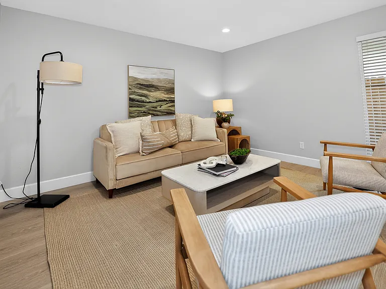 4925 El Cemonte Ave #2 — Photo 5