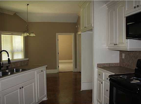 4th image of 478 W Lake Dockery Dr