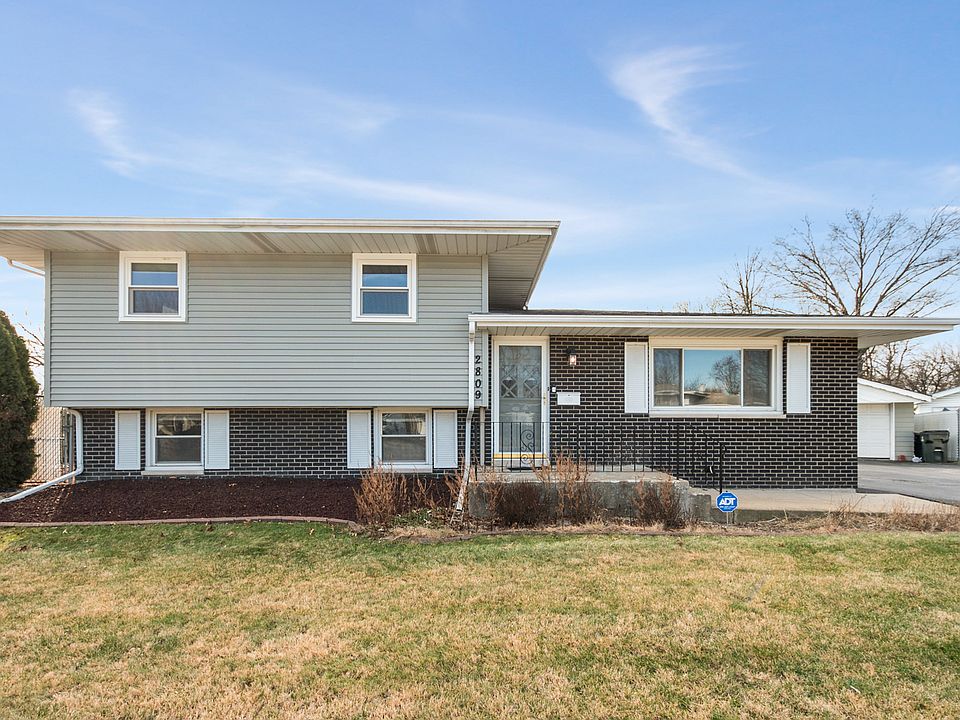 1st image of 2809 Forest Ln
