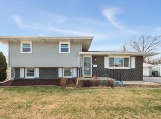 2809 Forest Ln, Lansing, IL 60438